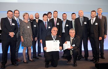 Personal de ESO comparte prestigioso premio a la innovación en tecnología láser