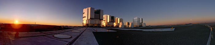Solnedgang over Paranal i panorama