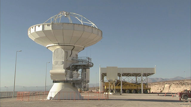 An ALMA antenna at the OSF
