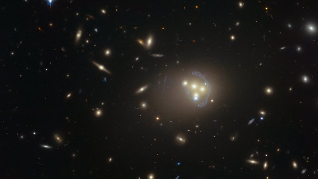 Imagem Hubble do enxame de galáxias Abell 3827