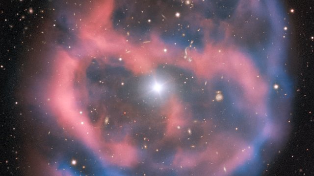 Panorering over den svage planetariske tåge ESO 577-24