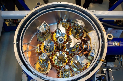 ALMA cryostat with 10 receivers ALMA cryostat with 10 receivers