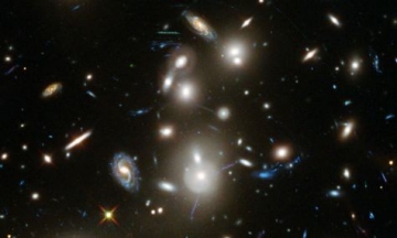 HST ACS + WFC3 image of Abell 2744 cluster core HST ACS + WFC3 image of Abell 2744 cluster core