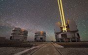 Vier Laser über dem Paranal