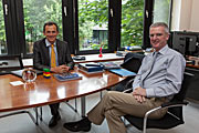 ESA-Astronaut Pedro Duque  trifft den ESO-Generaldirektor