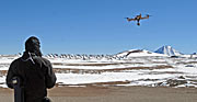 ALMA kurz vor der Aufnahme von einem Hexakopter 