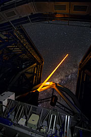 Prima luce del nuovo laser sullo strumento di ottica adattiva al Paranal