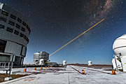 Primeira luz de um novo laser da Infraestrutura de Ótica Adaptativa do Paranal