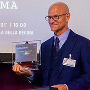 El astrónomo de ESO Paolo Padovani recibe el “Premio Sparlamento en Investigación y Desarrollo 2019