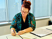 Ministra Melissa Price assina a adenda à parceria ESO-Austrália