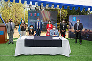 Participants signing the agreement between ESO and Chile to promote scientific and technological cooperation with the ELT