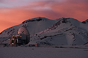 APEX nell'altopiano innevato di Chajnantor