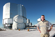 Profesor Tim de Zeeuw visita el Observatorio Paranal