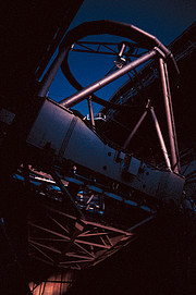 El Telescopio Kueyen prepara para observar
