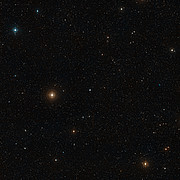 Visión de campo amplio de la zona alrededor de NGC 7252: galaxia Átomos-por-la-Paz