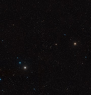 Szerokie pole widzenia gromady galaktyk w Herkulesie