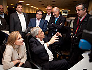 Il Presidente del Cile Sebastián Piñera con la moglie, Cecilia Morel, nella sala di controllo del Paranal
