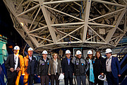 Os presidentes do Chile, Colômbia e México, com representantes do ESO no interior da cúpula do VLT