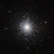 De bolvormige sterrenhoop 47 Tucanae