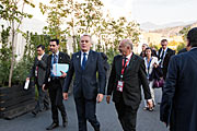Le Premier Ministre français Jean-Marc Ayrault, et Massimo Tarenghi au Sommet CELAC-EU à Santiago