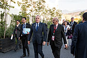 Frankrikes premiärminister Jean-Marc Ayrault med Massimo Tarenghi vid CELAC–EU-toppmötet i Santiago