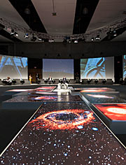 Imagens do ESO e um modelo do E-ELT na Cimeira CELAC-EU, em Santiago