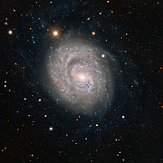 Supernova 1999em in het stelsel NGC 1637 (geannoteerd)