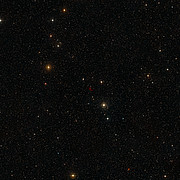 Taivas kvasaarin HE 2243-6031 ympärillä
