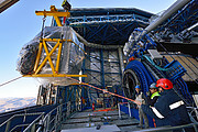 Het MUSE-instrument tijdens zijn installatie op ESO’s Paranal-sterrenwacht