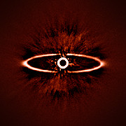 SPHERE:s bild av stoftringen runt stjärnan HR 4796A