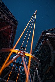 Primeira luz no Observatório do Paranal para o sistema de estrela guia laser mais poderoso do mundo