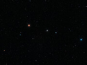Vue à grand champ du ciel autour de la galaxie NGP-190387