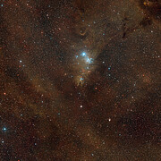 Vista de amplio campo de la región del cielo donde se encuentra la nebulosa del Cono