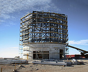 At bygge VISTA, verdens største kortlægningsteleskop (historisk billede)