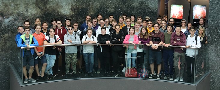 Fotografia del 10000 visitatore della Supernova dell'ESO (l'intero gruppo)