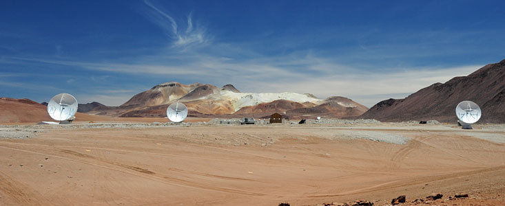 Three ALMA antennas working in unison