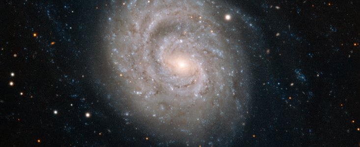 A galáxia em espiral NGC 1637