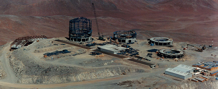 Construction of the VLT observatory at Paranal