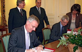 Czech Republic Commits to the E-ELT