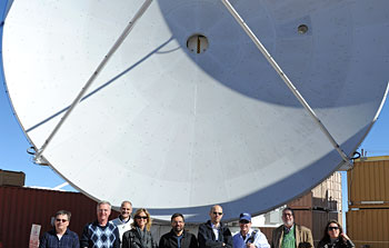La ministra española de Ciencia e Innovación visita el observatorio de Paranal y las antenas ALMA