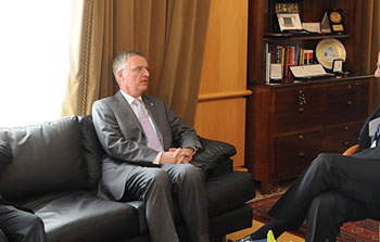 Director General de ESO se reúne con Ministro de Relaciones Exteriores de Chile