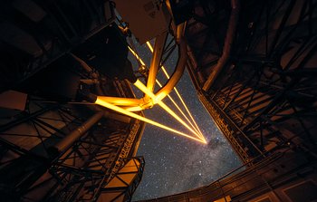 AOF, l'impianto per l'ottica adattiva del VLT dell'ESO riceve il premio 2018 per il gruppo tecnologico di eccellenza Paul F. Forman