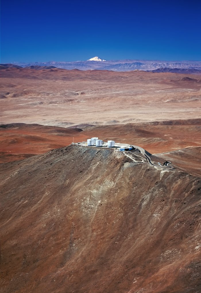 L'observatoire de Paranal et le volcan Llullaillaco