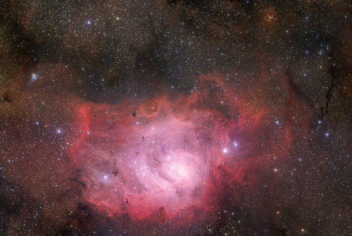 Paisaje estelar de 370 millones de pixeles de la Nebulosa de la Laguna.