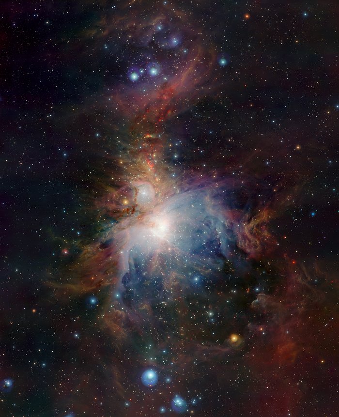 Infračervený pohled na mlhovinu v Orionu z dalekohledu VISTA