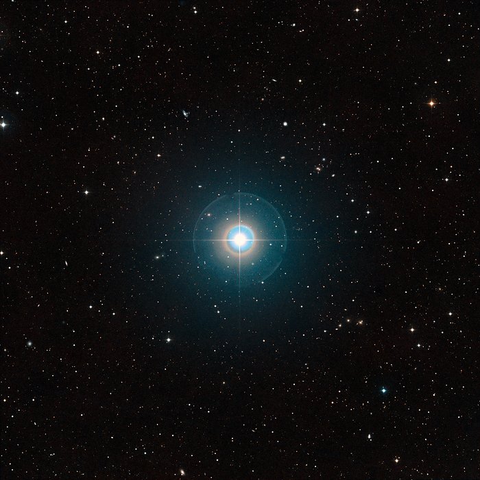 Visión de amplio campo de la estrella anfitriona del famoso exoplaneta Tau Boötis b