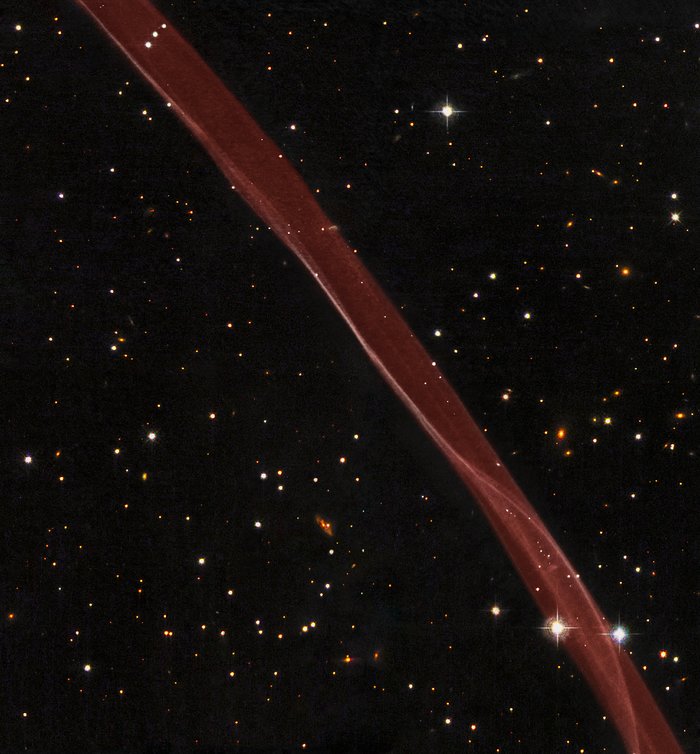En del av supernovaresten SN 1006 fotograferad av NASA/ESA:s Hubbleteleskop