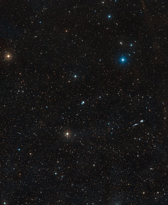Vidvinkel billede af området omkring galaksen NGC 3783