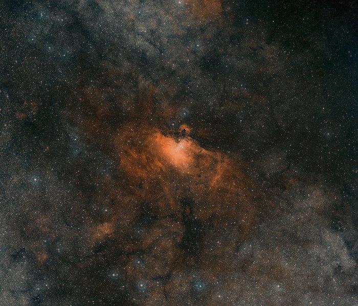 Snímek Orlí mlhoviny z archivu Digitized Sky Survey 