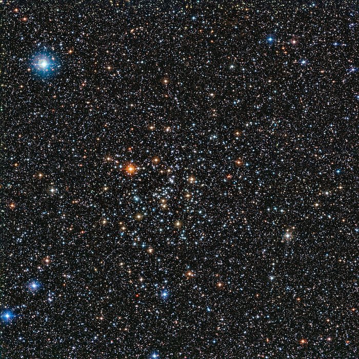 Il ricco ammasso stellare IC 4651